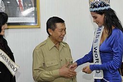 KUNJUNGAN MISS WORLD