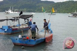 Ribuan nelayan pantai timur bergantung pada tengkulak