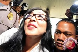 Mendikbud persilakan KPK bongkar kasus Angie