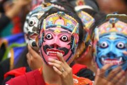 PARADE TARI TOPENG