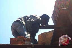 Buruh bangunan bertahan berkat mengutamakan kualitas