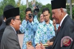 Gubernur Serahkan Beasiswa Rp137 Miliar