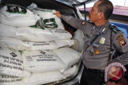 Kodim 1207 Amankan 49 Karung Gula Ilegal