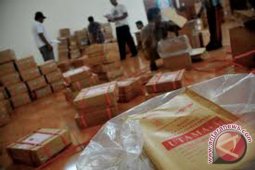 1.456 dus paket soal UN SD didistribusikan