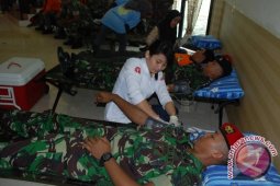 Tim Ekspedisi Donor Darah Dengan Masyarakat Perbatasan