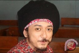 Ras Muhammad  Terbitkan Buku Reggae "Negeri Pelangi..."
