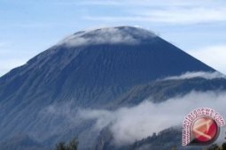 Gunung Semeru Kembali Ramai Pendaki