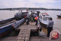 Pemkab Kukar Minta Feri Tradisional Dibenahi