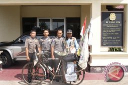 Aminin Hamid, Bawa Misi Perdamaian Sambil Bersepeda