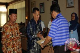 PENYERAHAN HASIL UN