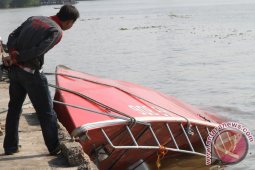 KAPAL BASARNAS TERBAKAR
