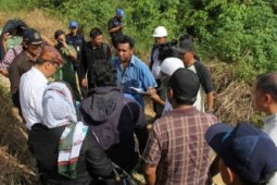 Tinjau Lahan Sengketa