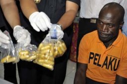 UGANDA SELUNDUPKAN SABU