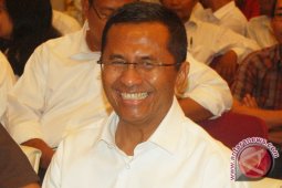 Dahlan selalu beli tiket kalau naik kereta