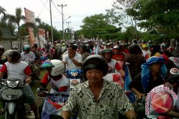 Pendukung Hasan Karman Berdatangan ke Kpu Singkawang