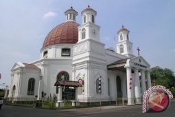 Ayo Menikmati Pesona Gereja Tua Blenduk