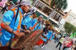 Angklung berkumandang di jalanan Kota Bern, Swiss