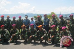 Timsus Ralasuntai Kibarkan Bendera di Perbatasan Indonesia-Malaysia