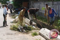 Tempat Pembuangan Sampah Berbahan Semen Akan Diganti