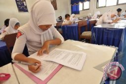 Tingginya Pendaftaran Masuk Sekolah Dikeluhkan