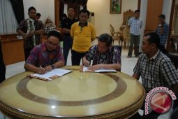 Berau Coal Serahkan Alat Musik Keroncong