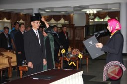 Bupati Lantik Direktur Teknik PDAM Tirta Mahakam