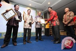Perlu Kepemimpinan Berkarakter