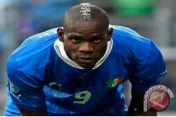 Balotelli cetak dua gol saat taklukkan Arab Saudi