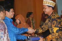 Penyerahan Sertifikat Proper