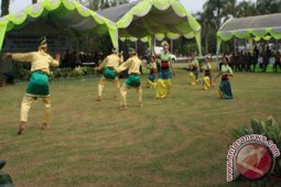 TARI SI PUJUNG MENJADI BATU