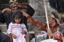 Enam anak rambut gimbal ikut ruwatan