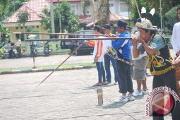 Lomba Sumpit Ramaikan Pesta Erau