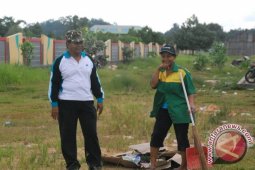 Warga Berau Bersihkan Kota Sambut Kedatangan Menteri
