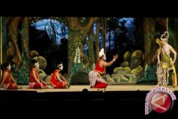 60 profesor Undip pentaskan wayang orang