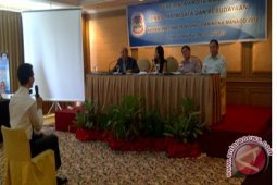 Pra final nyong-nona Manado 2012