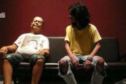 DUDUK BERSAMA GUS DUR