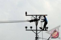 Warga Batola Keluhkan Pungutan Pemasangan Listrik