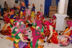 "Gedek Pakurindag" Masuk 13 Tari Nusantara