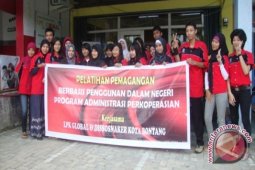 Dissosnaker Gelar Pelatihan Koperasi Bagi Pencari Kerja