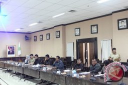 Pembongkaran Warung di Sekitar Tahura Bukit Soeharto Ditunda