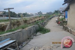 Turap Sungai Sangatta Nyaris Runtuh