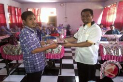 Hadi Mulyadi Bekali Guru Seni Memotivasi Belajar Anak