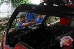 Empat Orang Terbakar Di Dalam Mobil