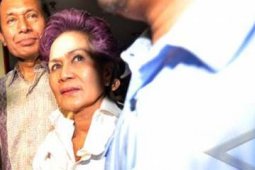MIRANDA MULAI DISIDANG