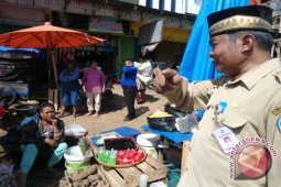 Pedagang pasar panorama blokir jalan kendondong