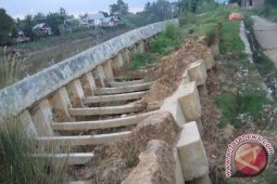 LSM Minta Aparat Selidiki Penyimpangan Pembangunan Turap