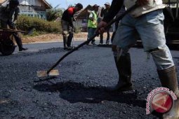 PU Kebut Pengaspalan Jalan