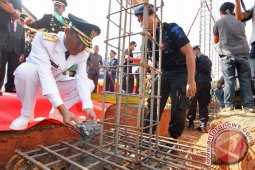 LETAKAN BATU PERTAMA