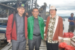 Dermaga Mangkrak