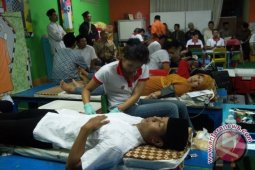 Usai Berbuka, Jemaah Al-Hikmah Donorkan Darah